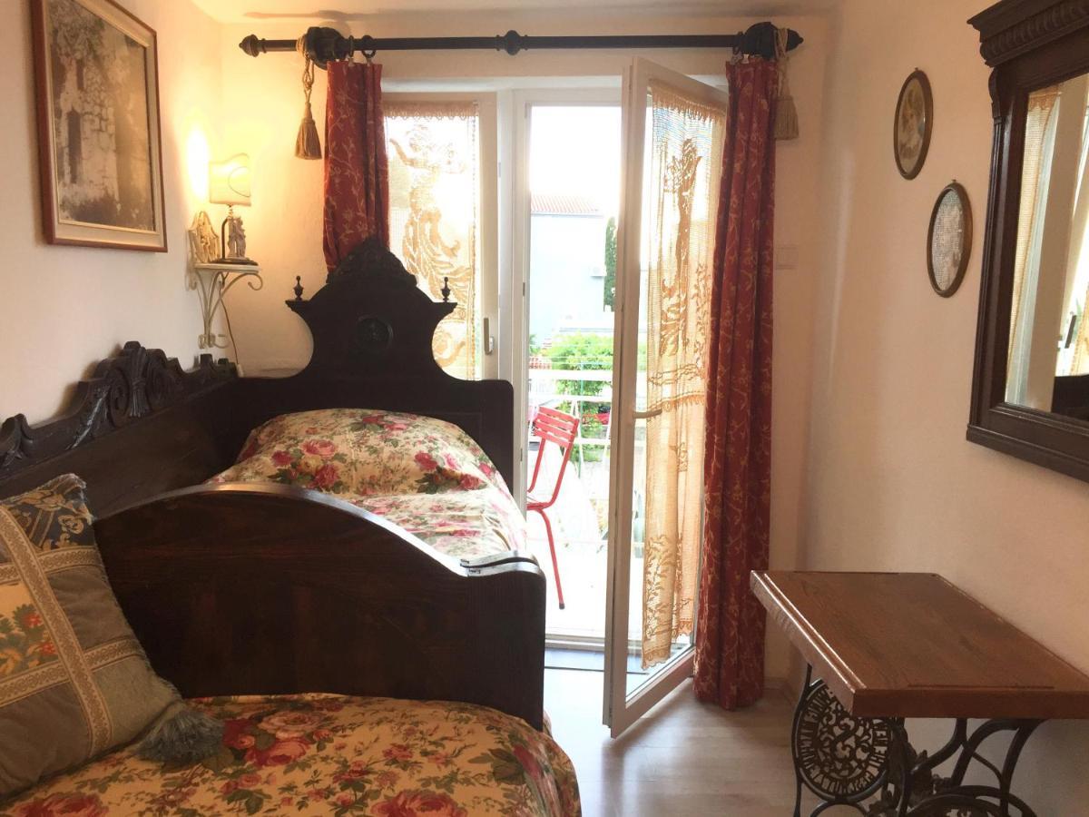 Vintage House For Rent 60M From Sea Appartement Baška Voda Buitenkant foto